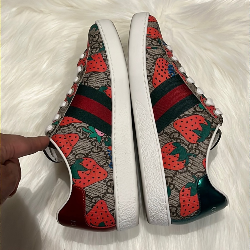 Gucci Ace Strawberry Sneakers - Picture 9 of 16